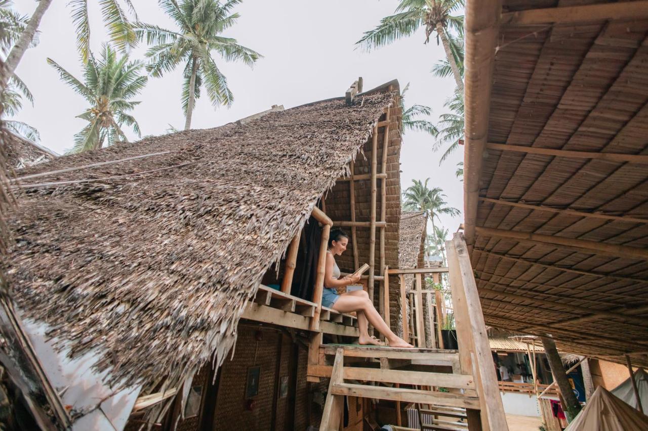 Mad Monkey Hostel Nacpan Beach (Adults Only) El Nido Eksteriør billede