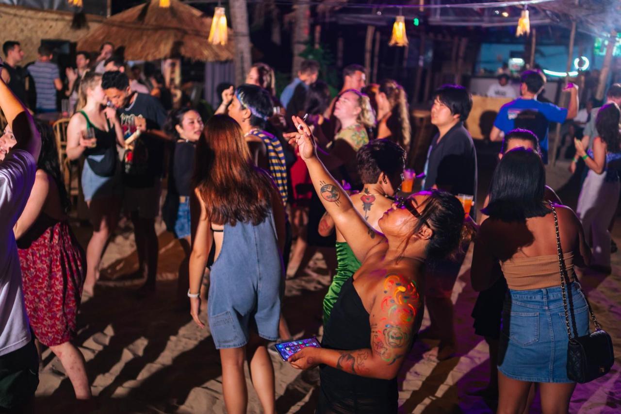Mad Monkey Hostel Nacpan Beach (Adults Only) El Nido Eksteriør billede