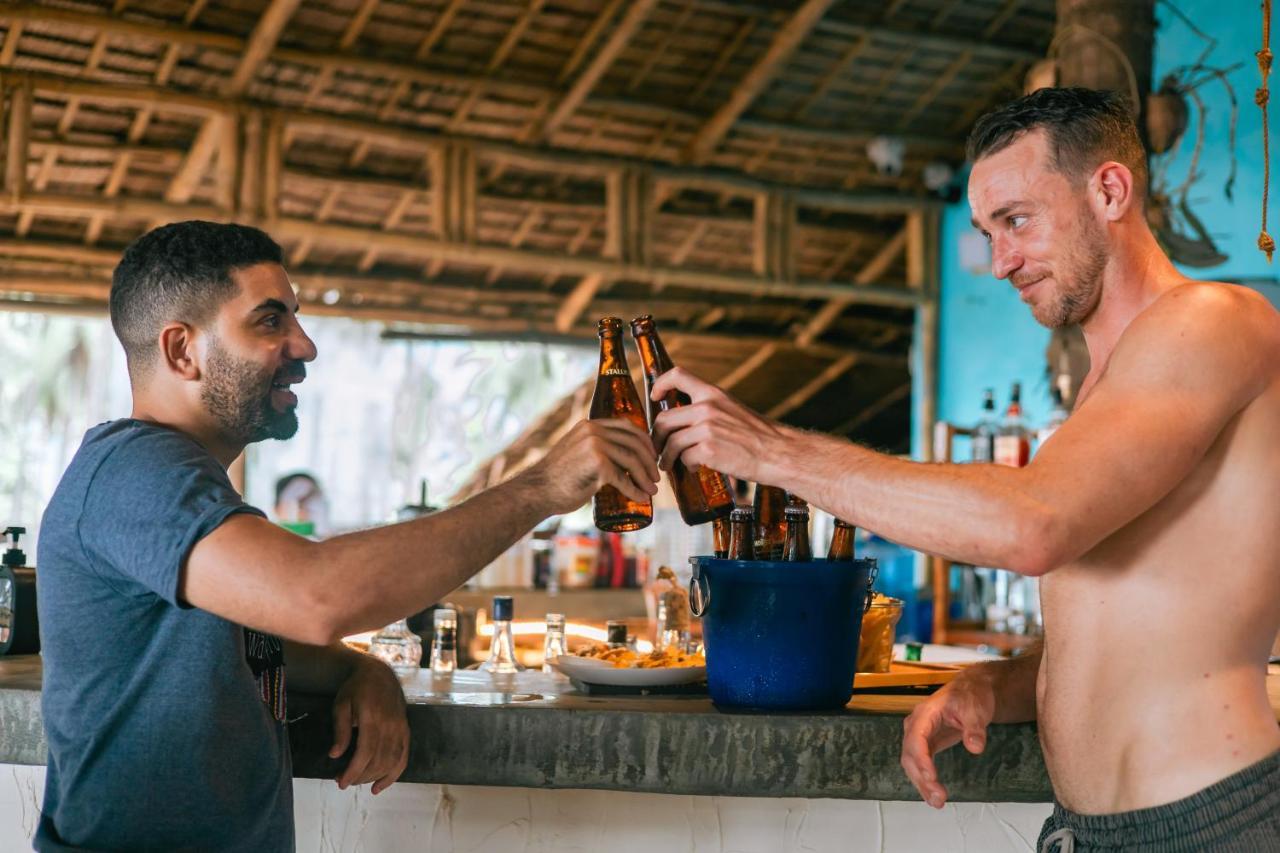 Mad Monkey Hostel Nacpan Beach (Adults Only) El Nido Eksteriør billede
