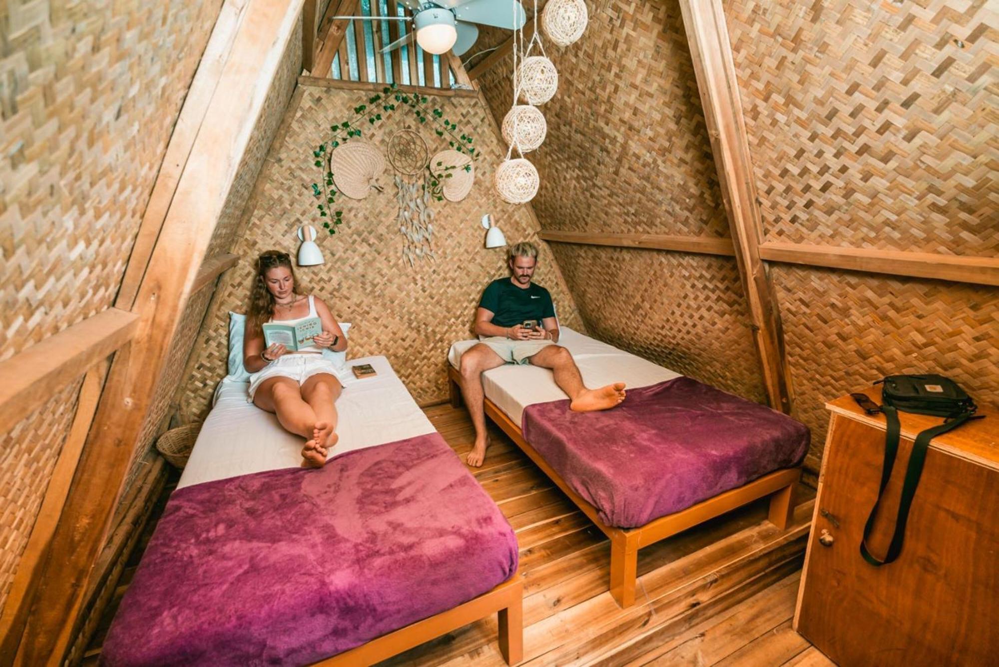 Mad Monkey Hostel Nacpan Beach (Adults Only) El Nido Eksteriør billede