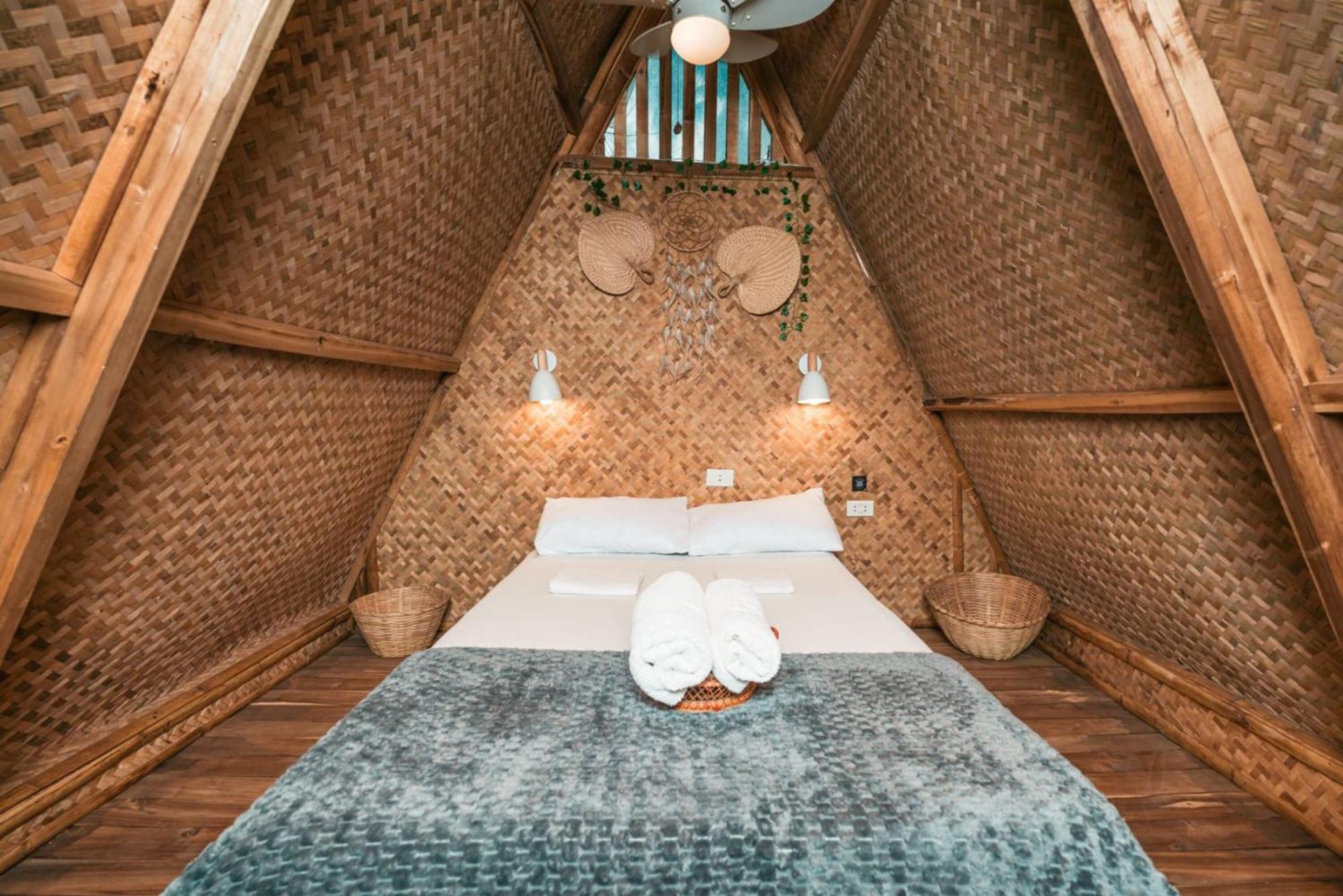 Mad Monkey Hostel Nacpan Beach (Adults Only) El Nido Eksteriør billede
