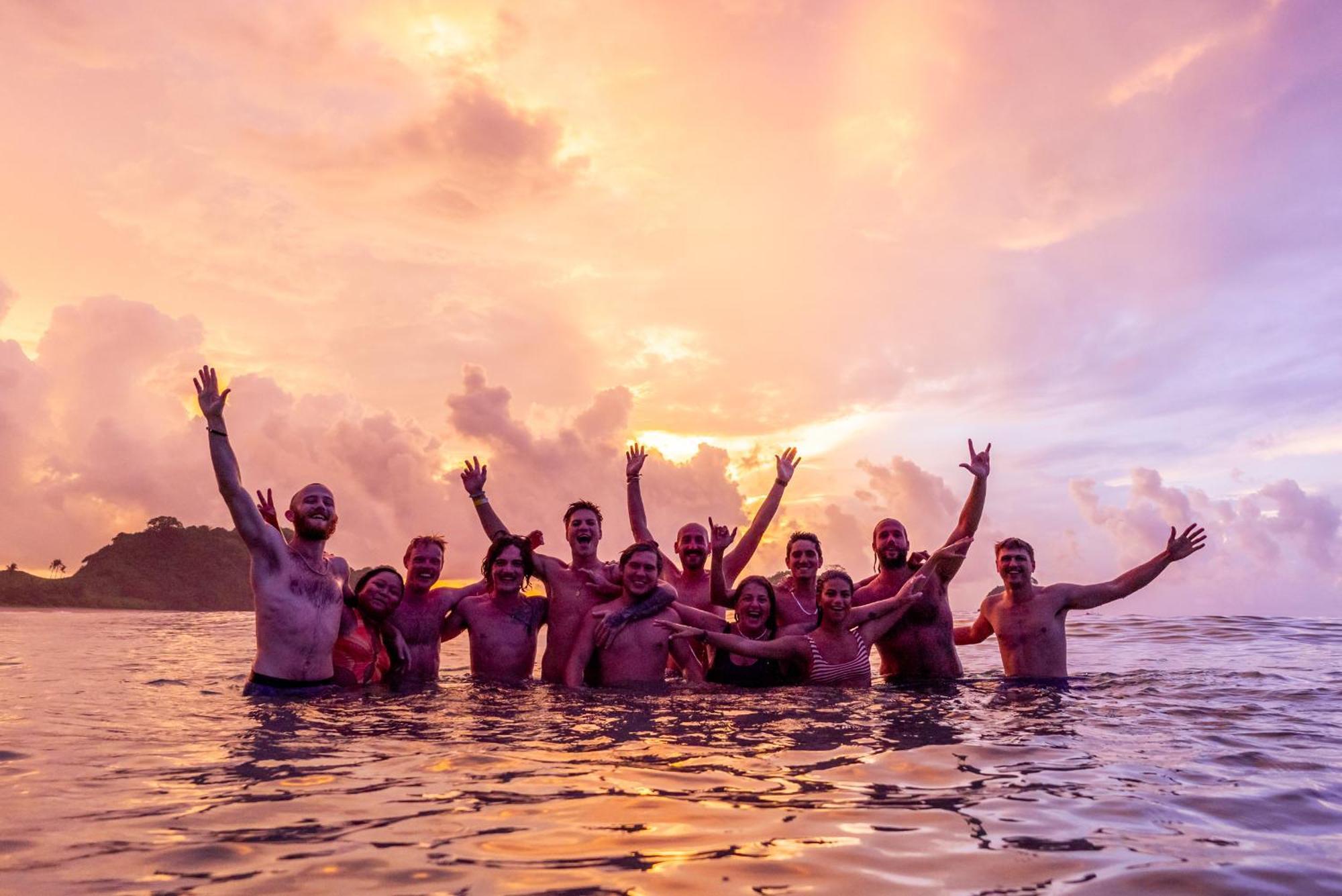 Mad Monkey Hostel Nacpan Beach (Adults Only) El Nido Eksteriør billede